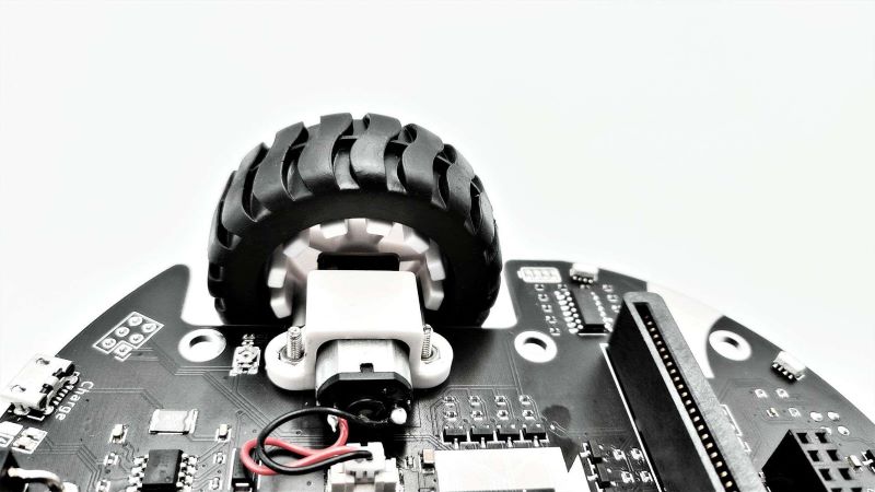 Q-car wheel 1.jpg