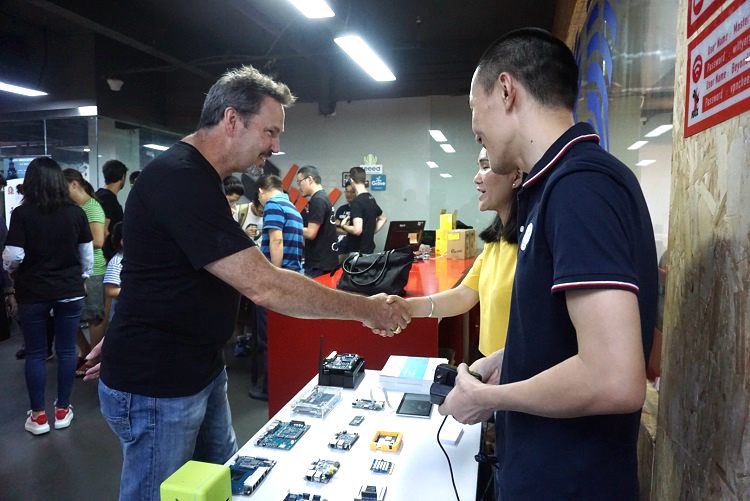 Arm zhenzhen 7.jpg